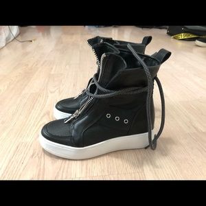 Steve Madden “Anton” Wedge Sneakers 5.5M